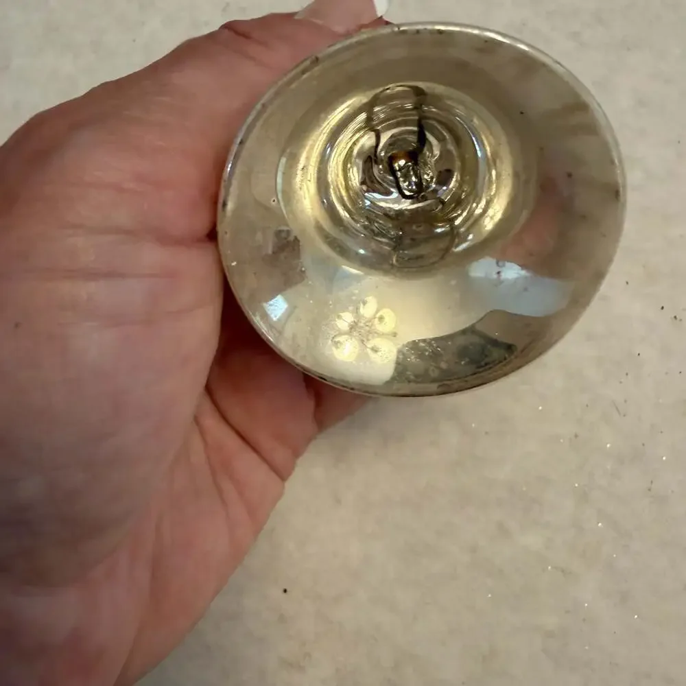 Unbranded blown glass